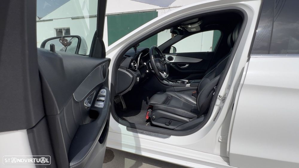 Mercedes-Benz C 300 h AMG Line - 11