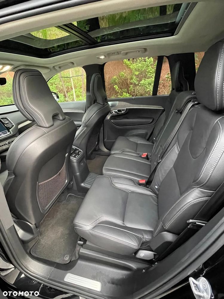 Volvo XC 90 T8 AWD Plug-In Hybrid Ultimate Dark 7os - 17
