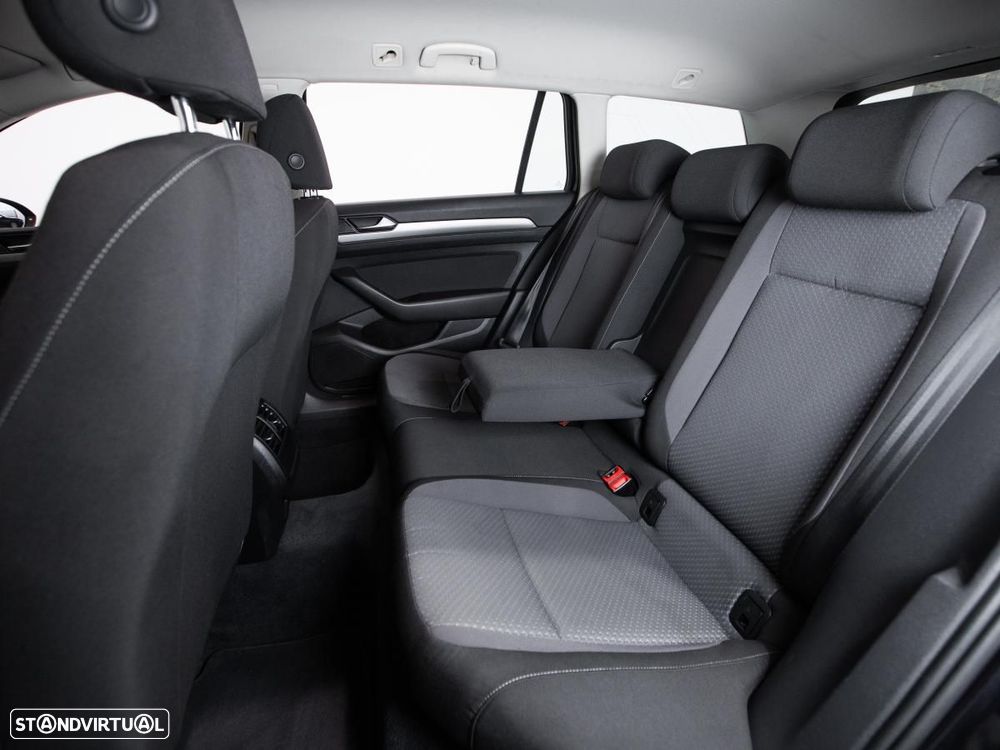 VW Passat Variant - 9