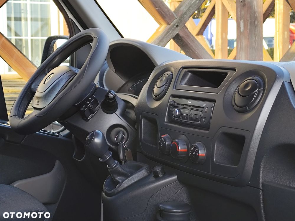 Renault Master 2.3dCi 125 - 12
