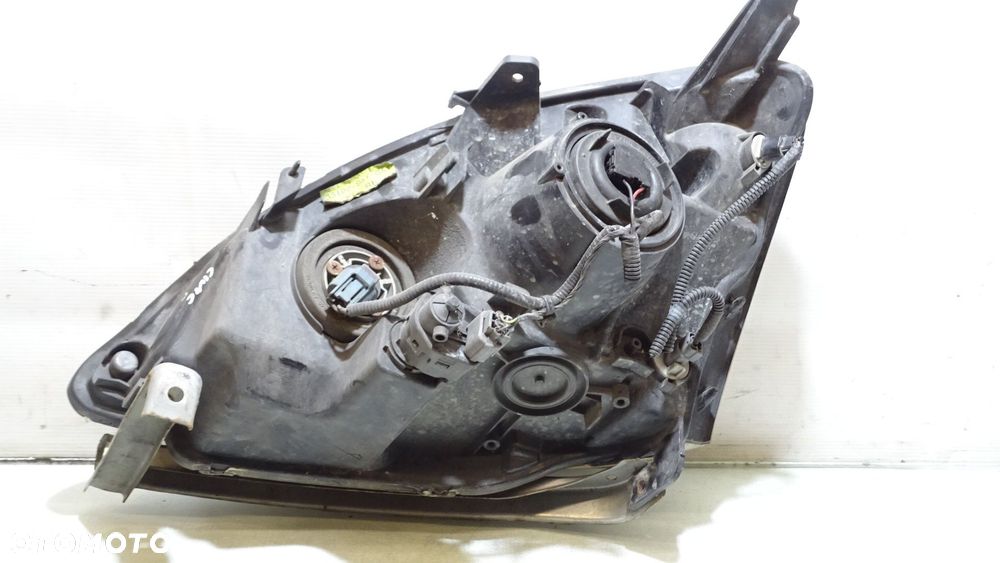 LAMPA PRAWA PRZEDNIA HONDA CIVIC VII - 2