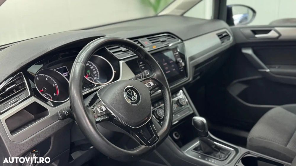 Volkswagen Touran - 6