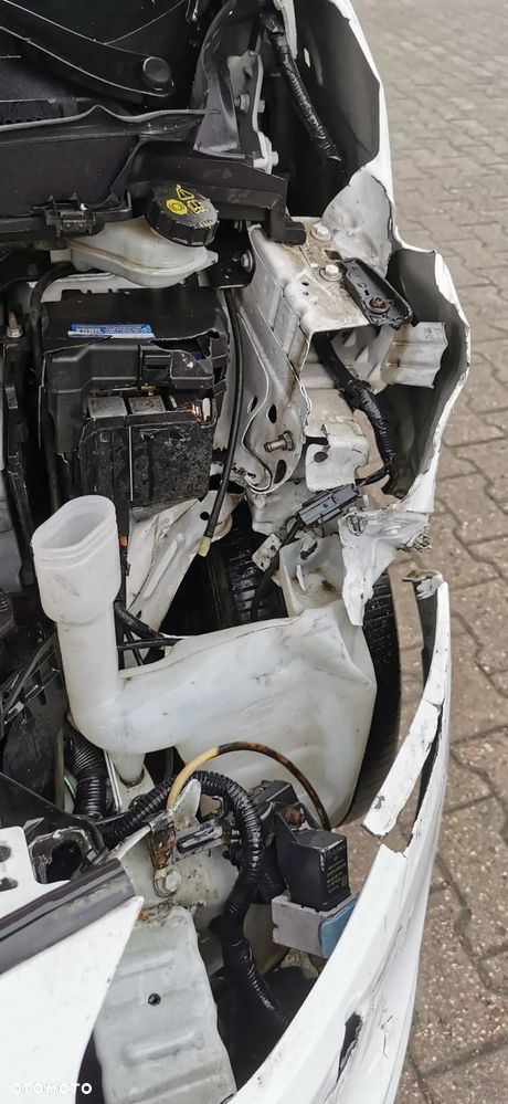 Ford Tourneo Courier 1.5 TDCi Titanium - 26