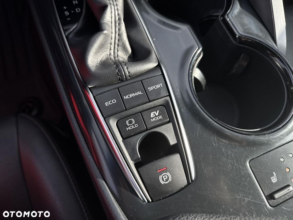 Toyota Camry 2.5 Hybrid Comfort CVT - 21