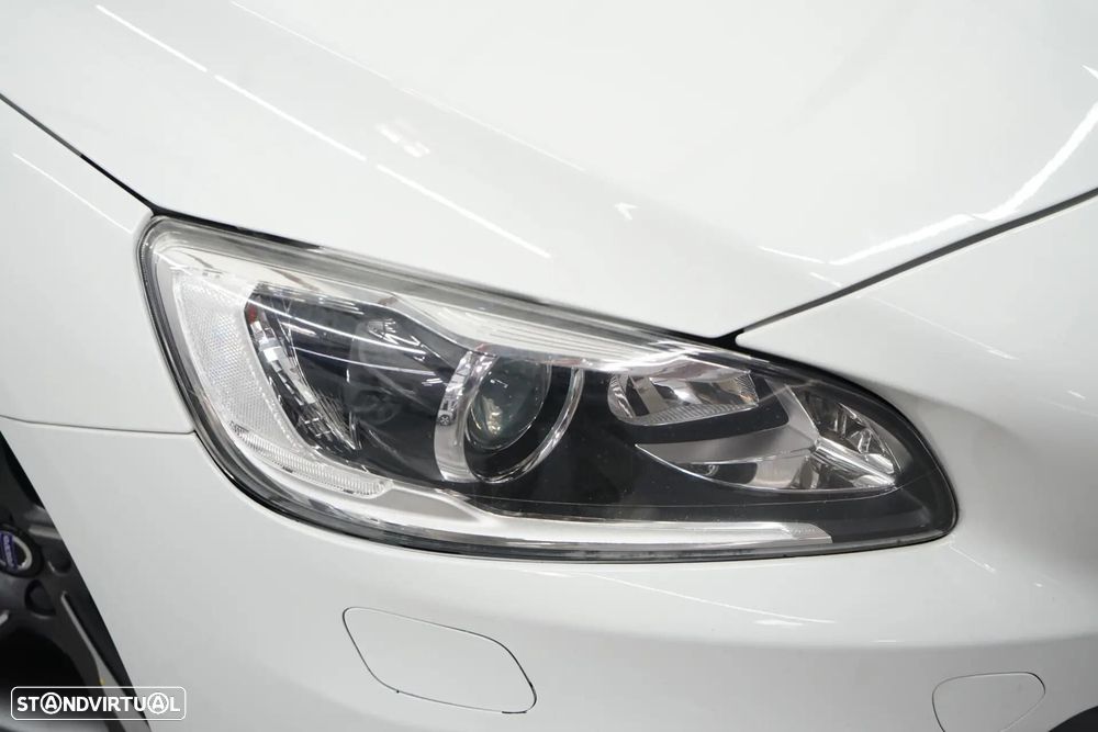 Volvo V60 2.4 D6 R-Design AWD Phev - 9