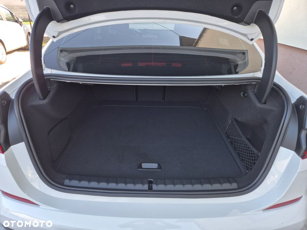 BMW Seria 2 218d M Sport sport - 28