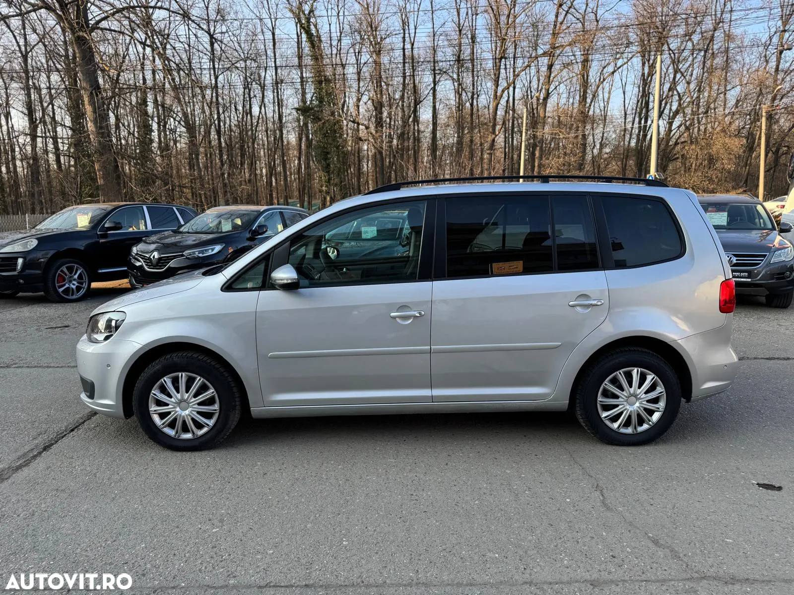 Volkswagen Touran 1.6 TDI BlueMotion Technology Comfortline - 2