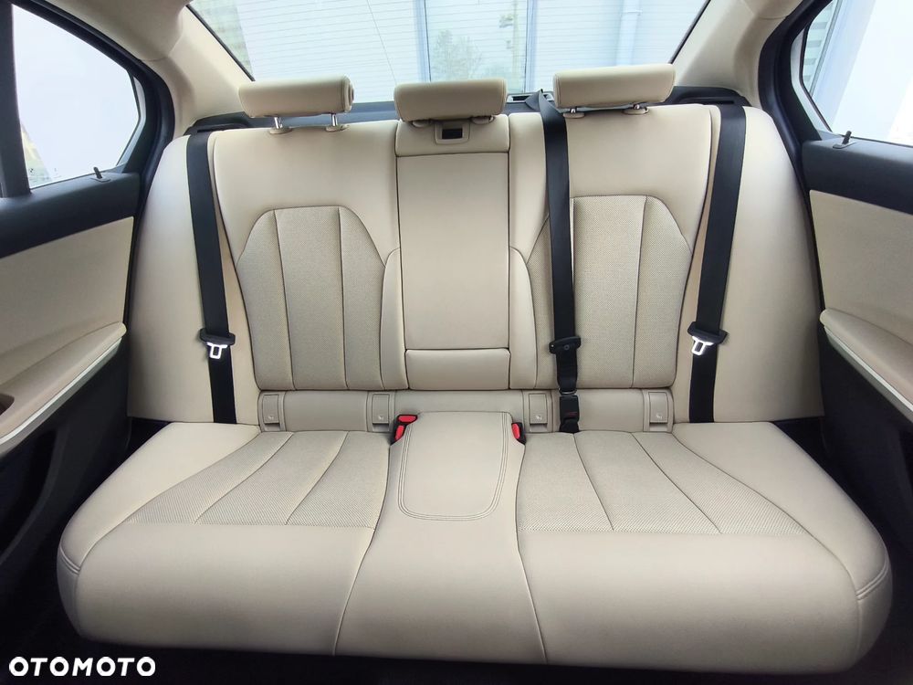 BMW Seria 3 320i - 22