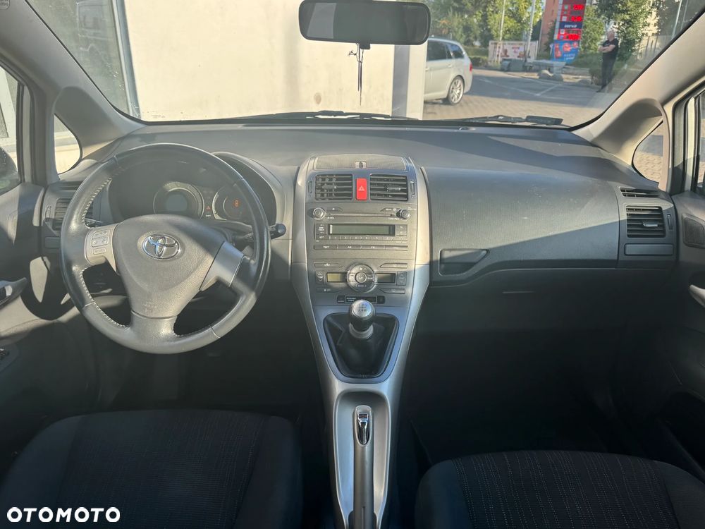 Toyota Auris 1.4 VVT-i Terra - 5
