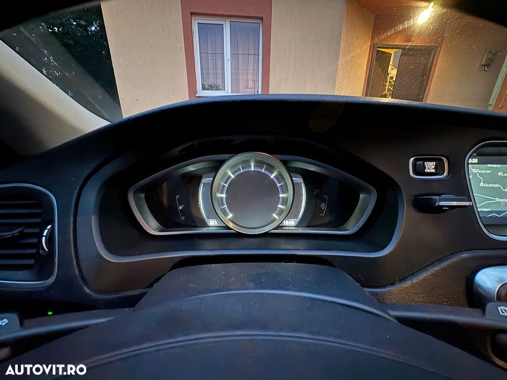 Volvo V40 D2 ECO Momentum - 9