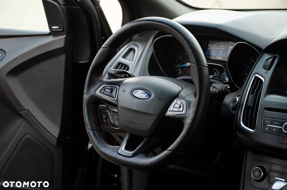 Ford Focus 1.5 EcoBoost Titanium - 8