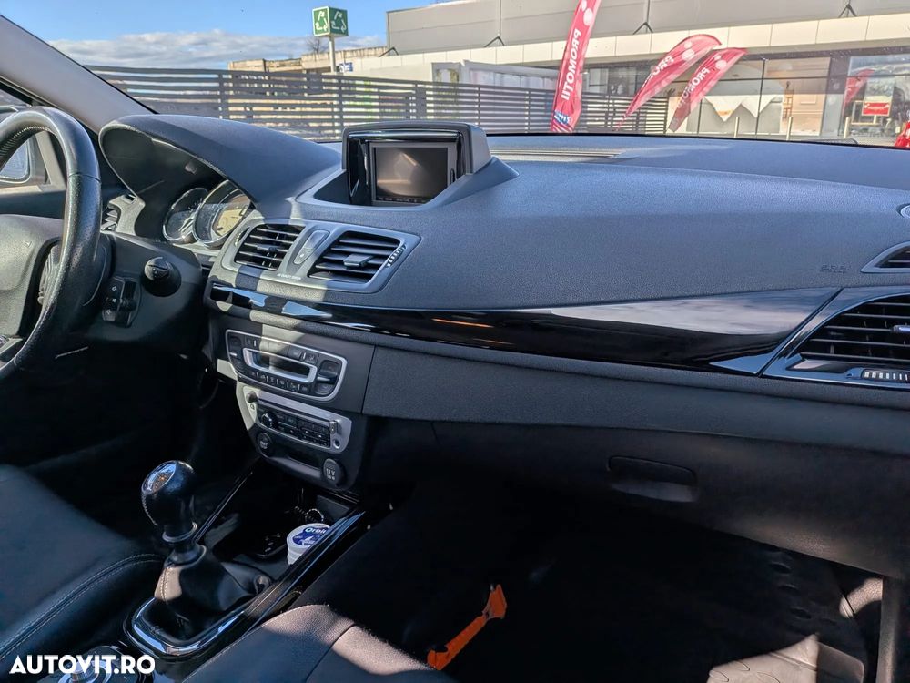 Renault Megane ENERGY dCi 110 Start & Stop Bose Edition - 9