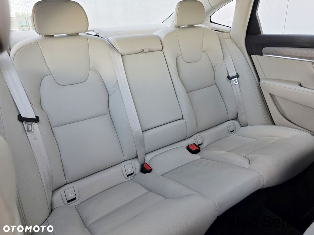 Volvo S90 - 17