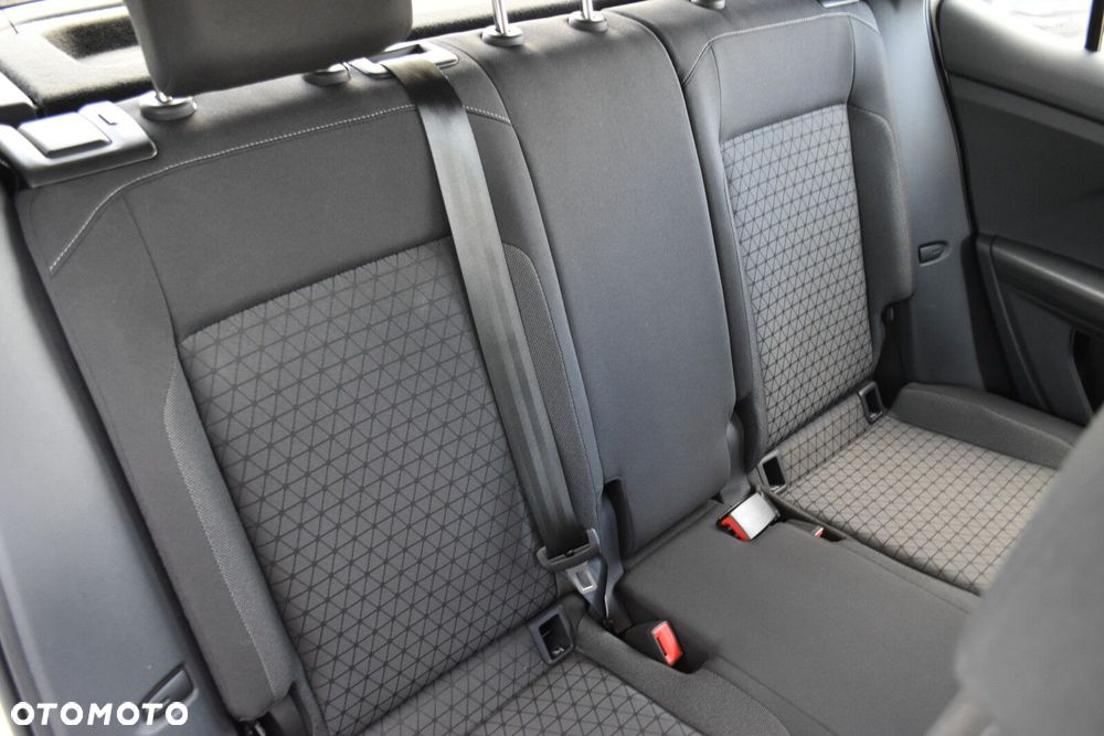 Volkswagen T-Cross - 32