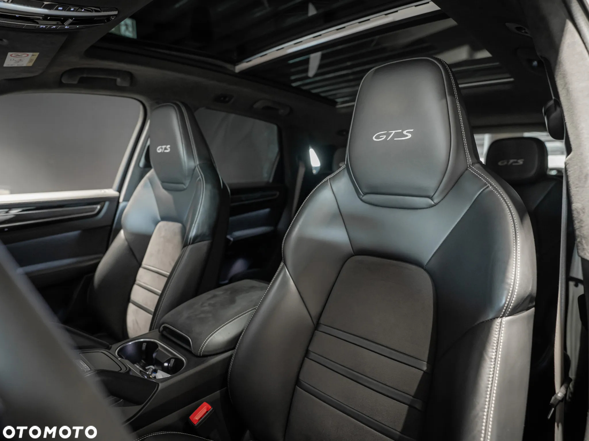 Porsche Cayenne GTS - 26