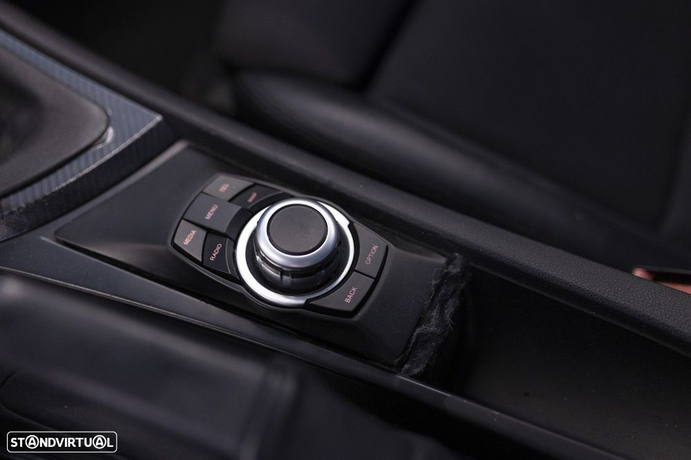 BMW 116 d Pack M - 19