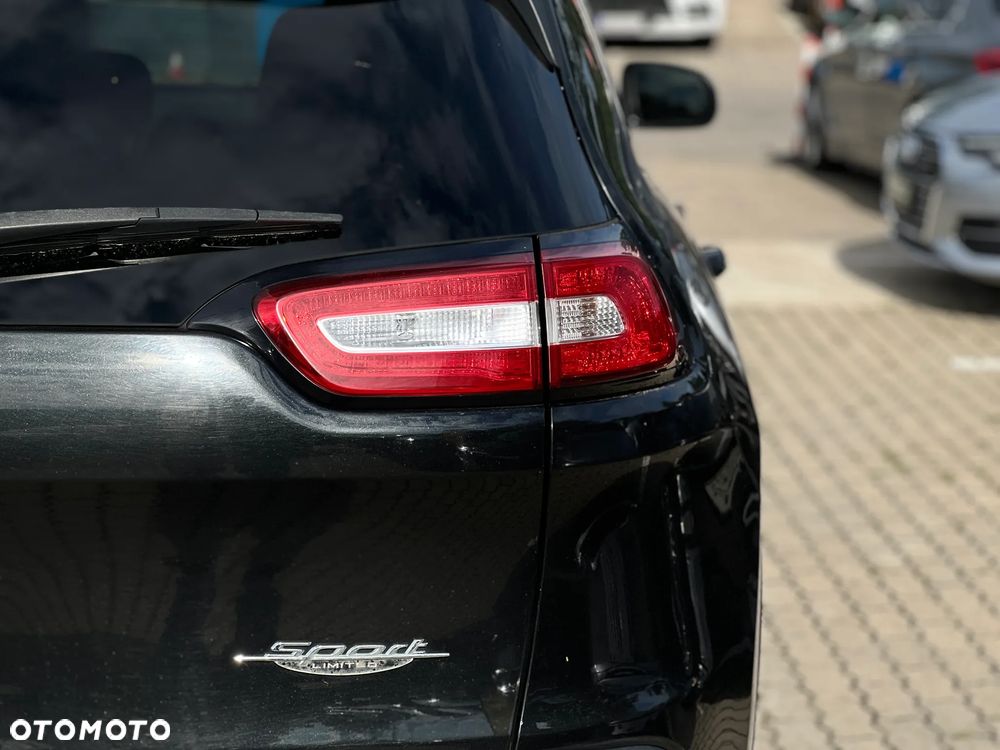 Jeep Cherokee - 12
