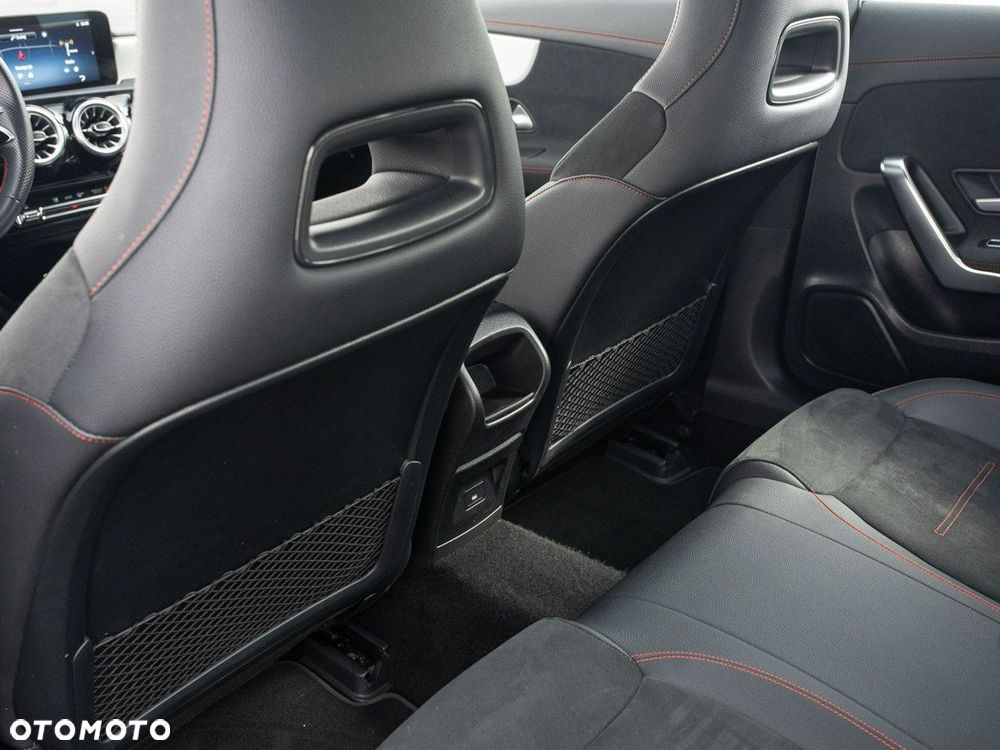 Mercedes-Benz CLA 200 mHEV 7G-DCT - 28