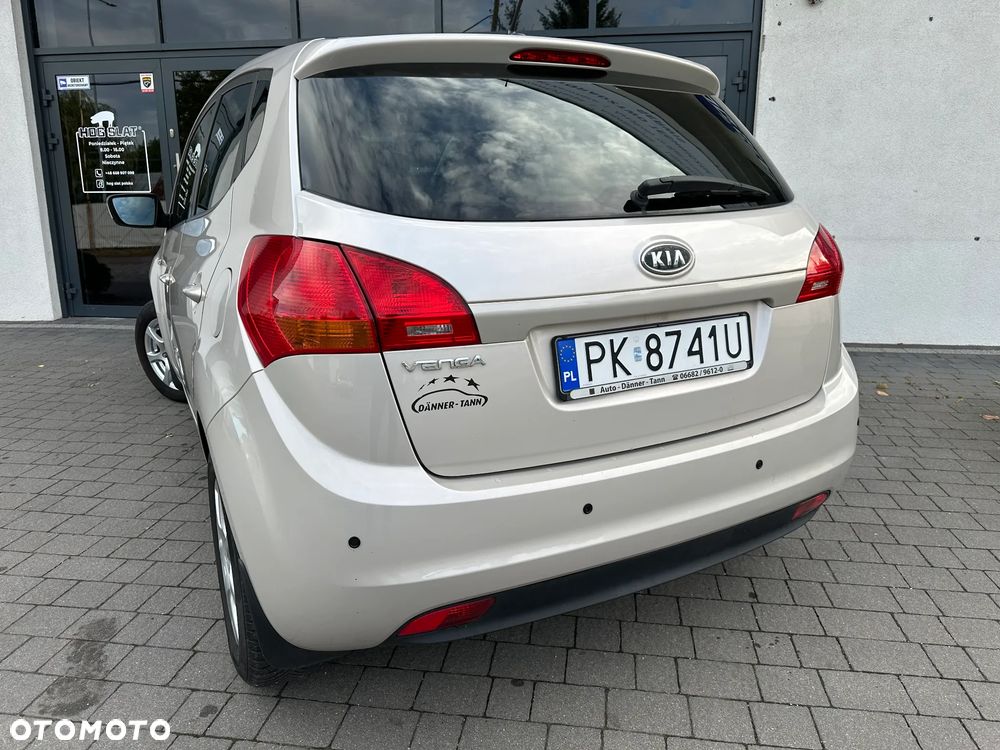Kia Venga - 12