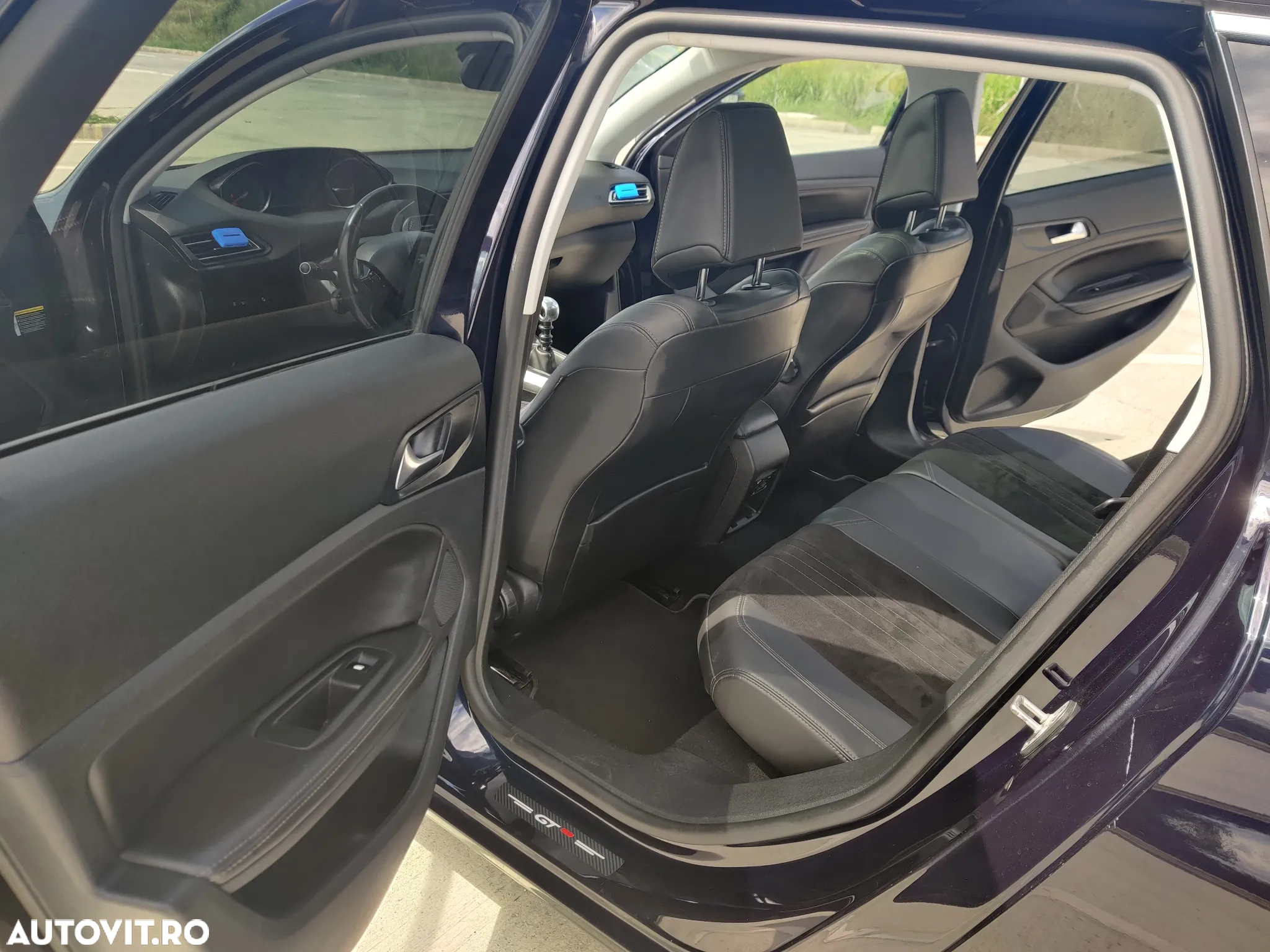 Peugeot 308 SW 1.2 L PureTech Turbo Allure - 9