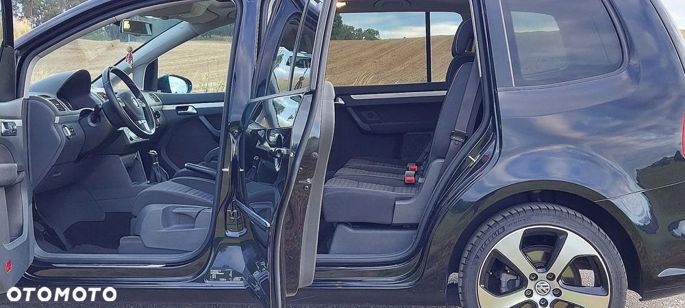 Volkswagen Touran - 18