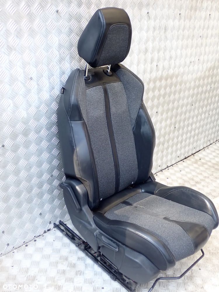 FOTEL PRZEDNI PRAWY PEUGEOT 3008 / 5008 - 2