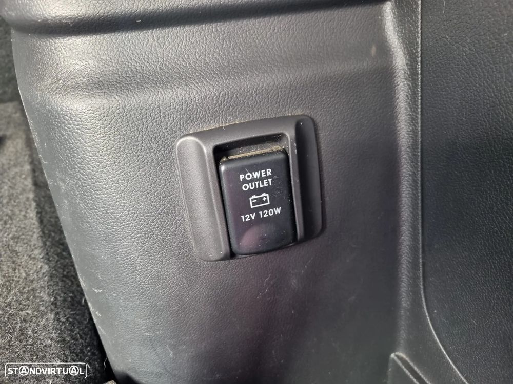 Mitsubishi Outlander 2.2 DI-D Intense - 21