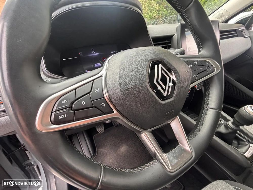Renault Clio - 31