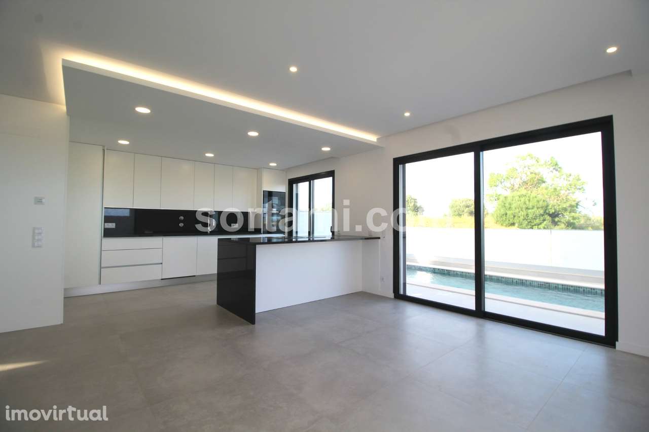 Moradia Geminada T3+1 Venda em Mexilhoeira Grande,Portimão - Grande imagem: 2/51