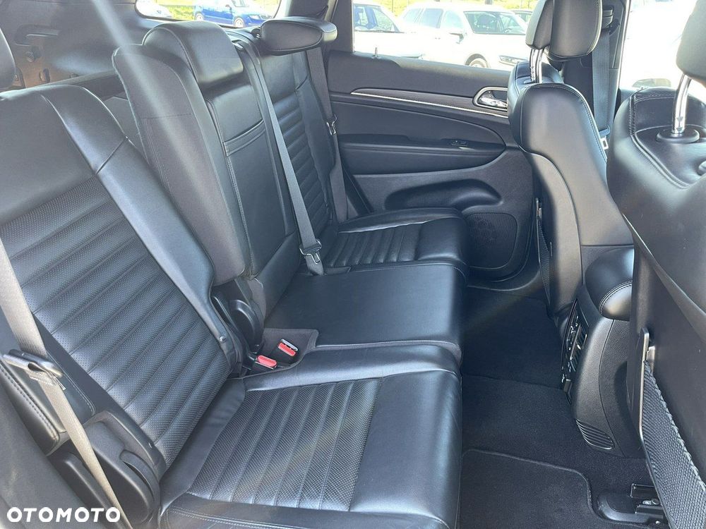Jeep Grand Cherokee - 17