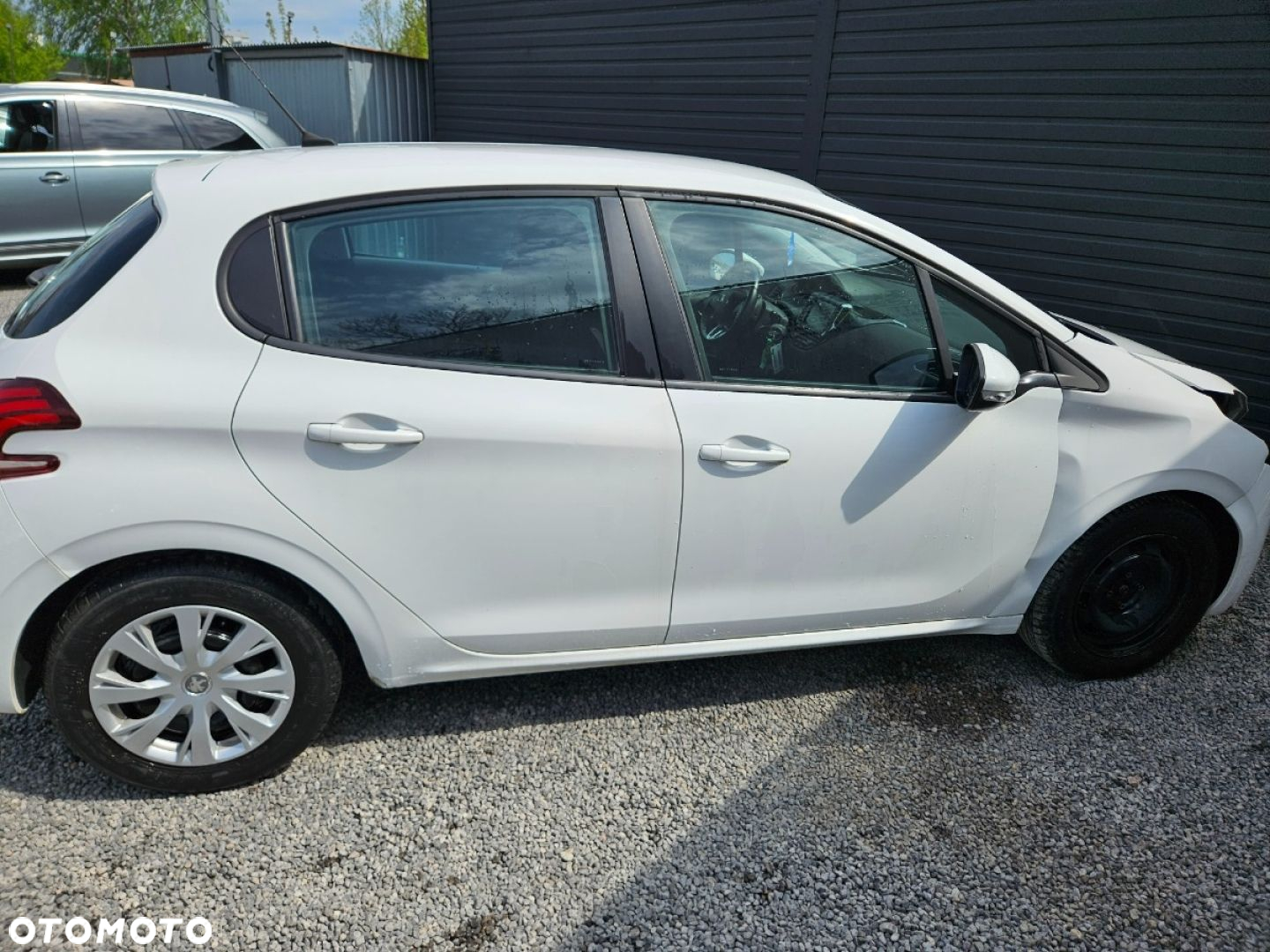 Peugeot 208 - 19