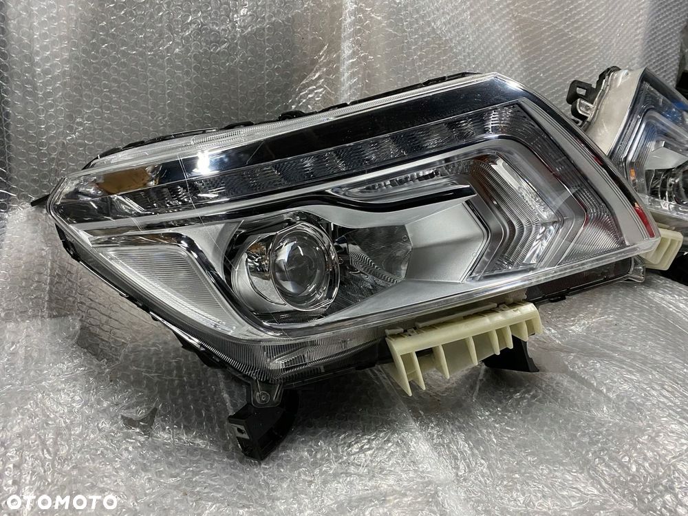 LAMPY PRZÓD NISSAN NAVARA D23 FULL LED XENON NP300 - 2