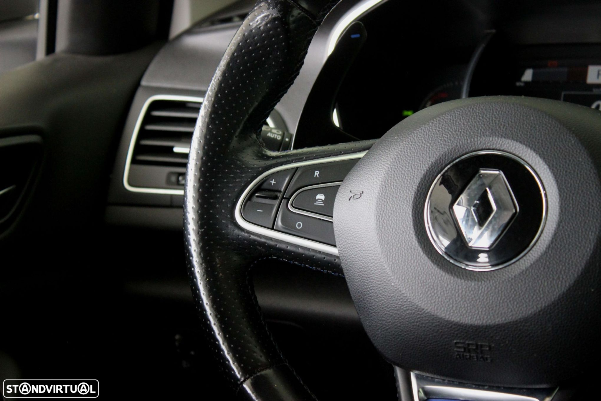 Renault Mégane 1.6 dCi GT EDC - 23
