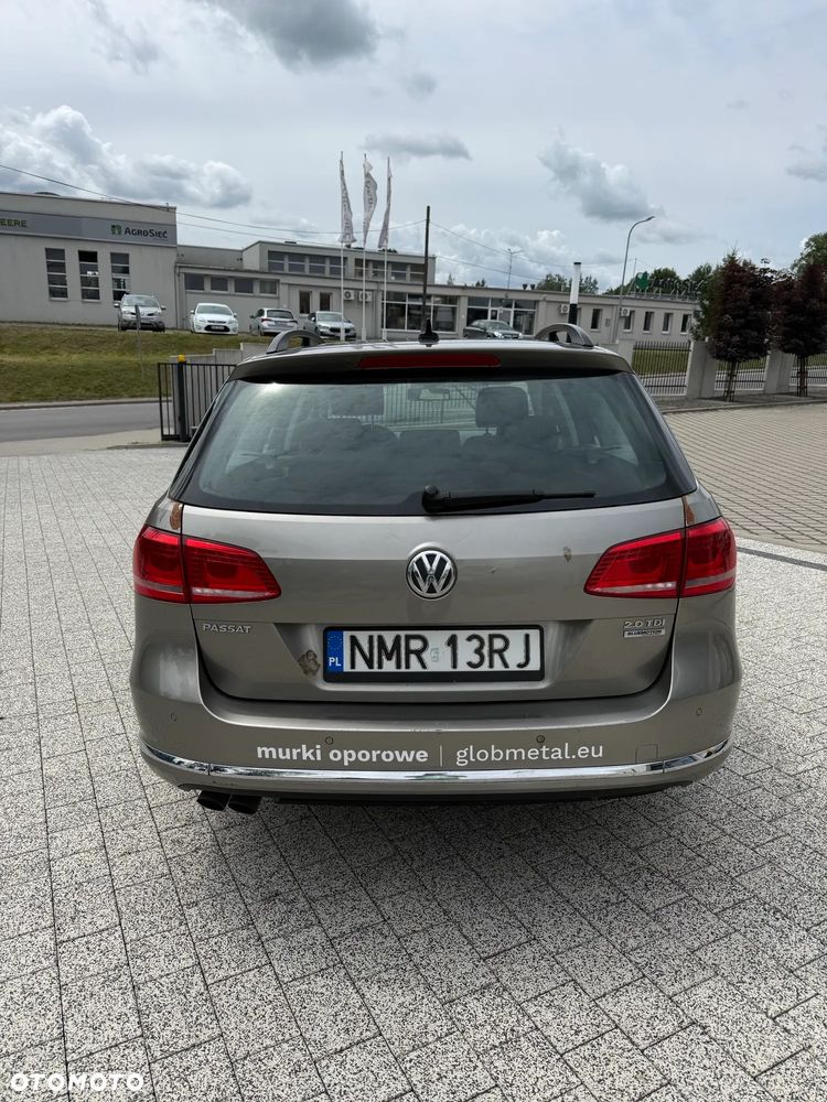 Volkswagen Passat 2.0 TDI Comfortline - 8