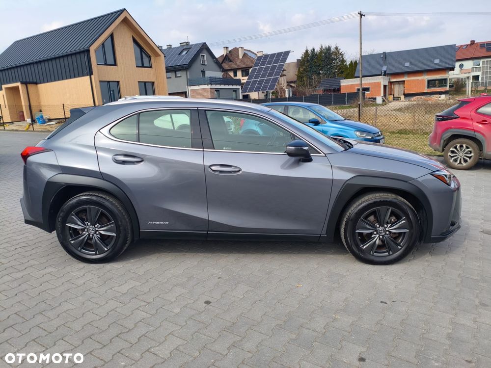 Lexus UX 250h GPF Business AWD - 4