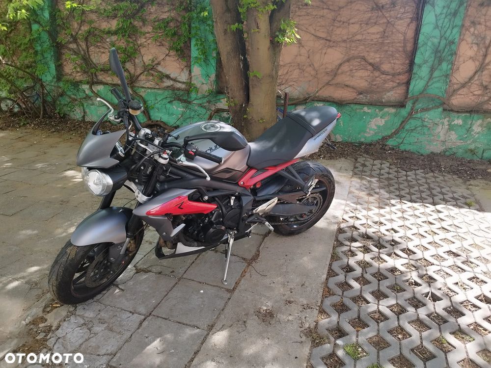 Triumph Street Triple - 4