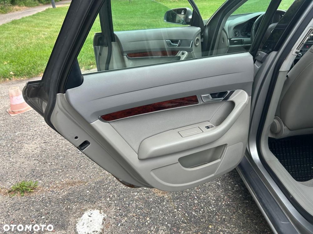 Audi A6 Limousine 2.4 - 15