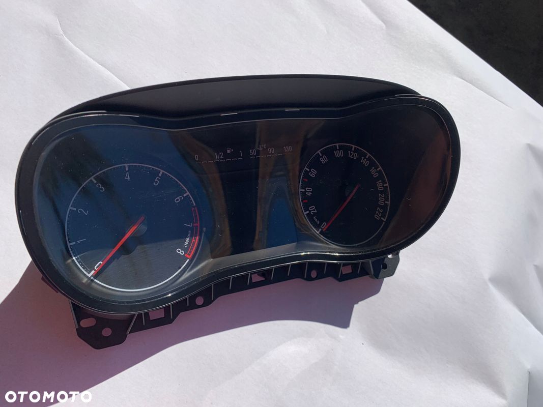 OPEL CORSA E 1.2 1.4 LICZNIK ZEGAR 39007356 EU - 1