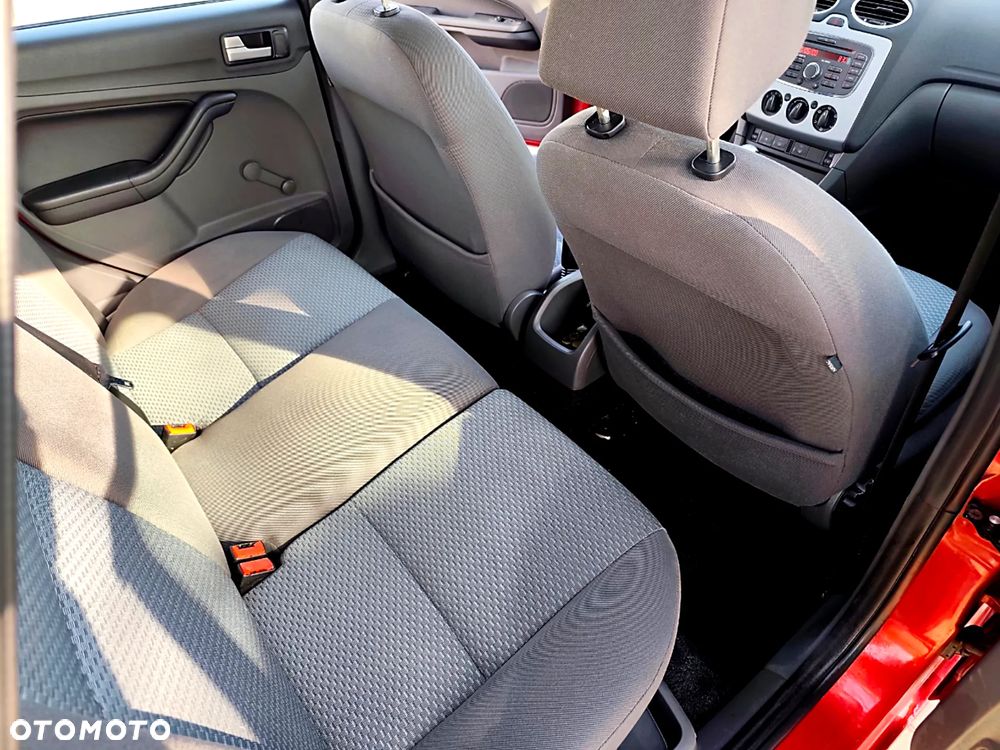 Ford Focus 1.6 16V Ambiente - 13