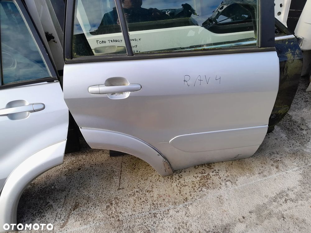 TOYOTA RAV4 II DRZWI PRAWE TYLNE PRAWY TYŁ - 1