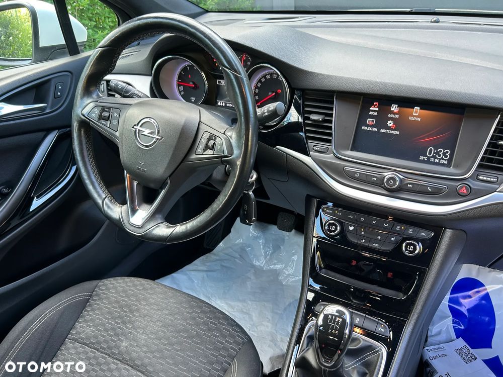 Opel Astra 1.4 Turbo Innovation - 17
