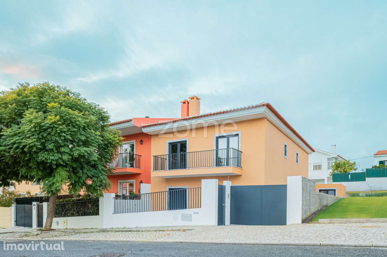 Moradia T3 com 6 assoalhadas, nova, no Alto dos Gaios - Estoril - Grande imagem: 2/39