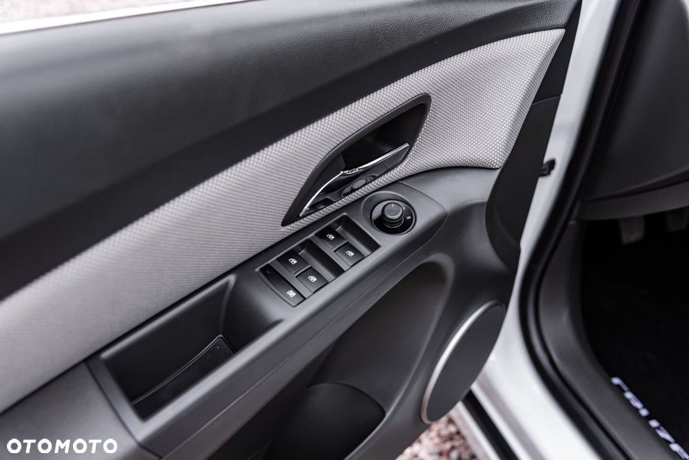 Chevrolet Cruze 1.8 LS - 18