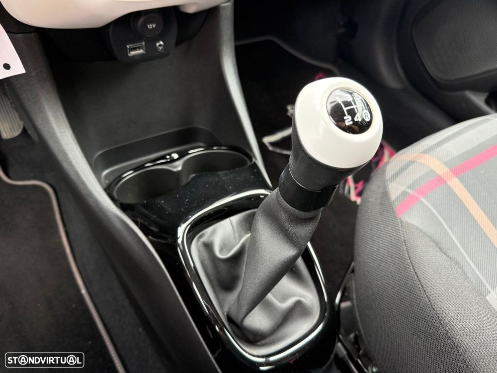 Peugeot 108 1.2 PureTech Allure - 18