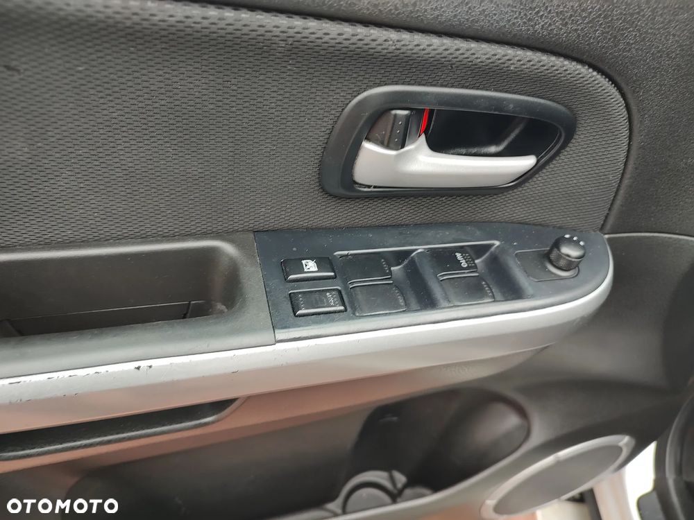 Suzuki Grand Vitara 1.9 DDiS Elegance EU5 - 9