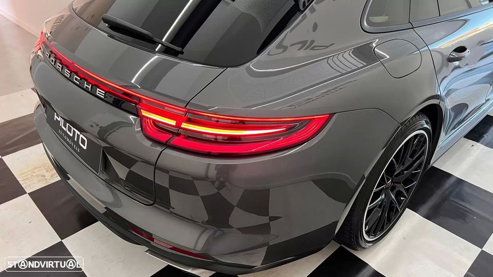 Porsche Panamera Sport Turismo 4 E-Hybrid Platinum Edition - 9