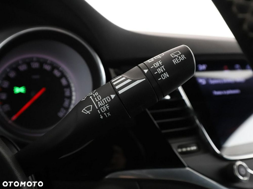 Opel Astra 1.4 Turbo Start/Stop Dynamic - 32