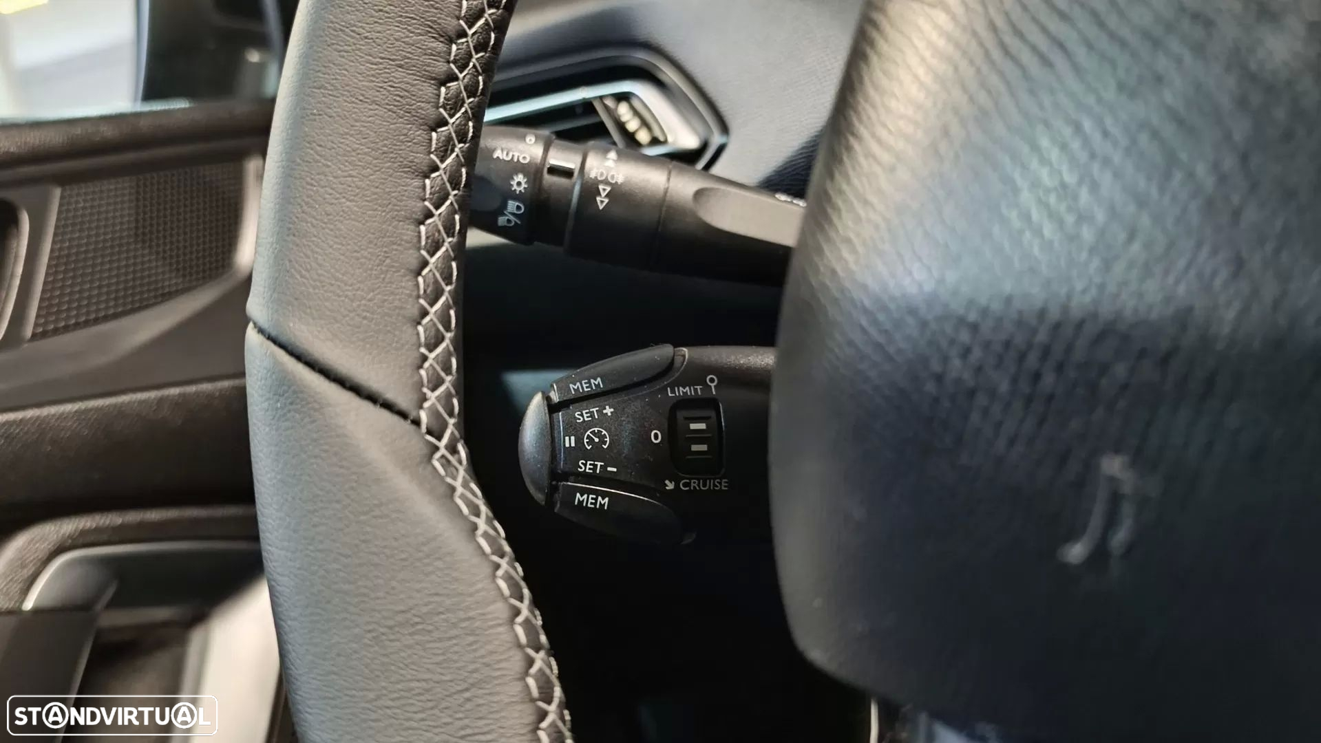 BMW X1 18 d sDrive Auto Pack M - 28