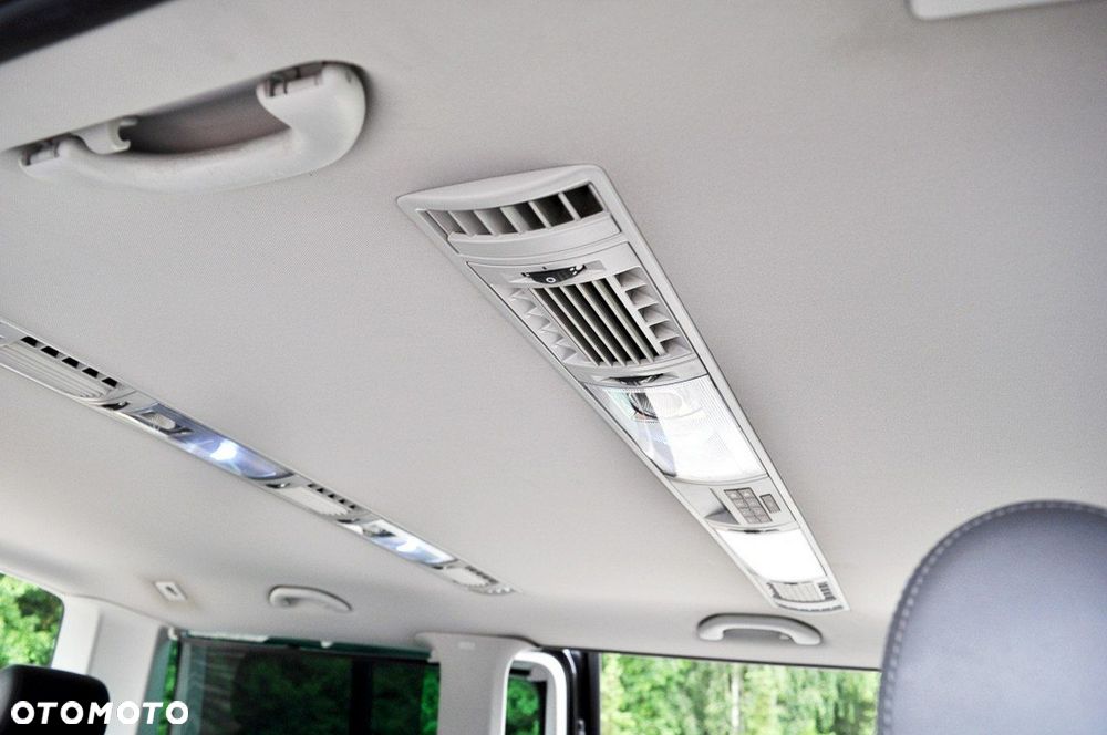 Volkswagen Multivan - 21