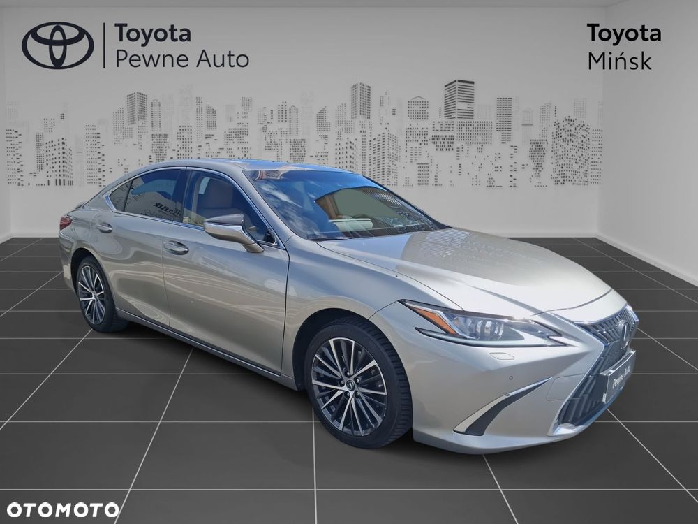 Lexus ES - 4